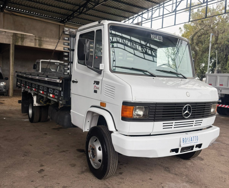 3/4 Cab Auxiliar + Carroceria